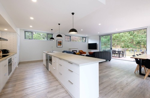 Halls Gap House | Serenity HG4A: Brand New Town House with absolute NP frontage and superb views
