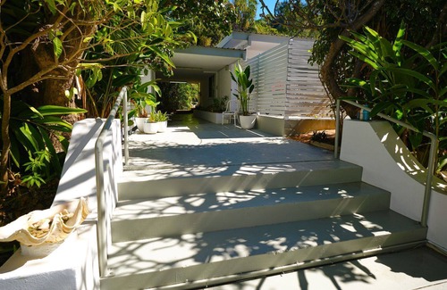 Picnic Bay Apartment | Serenity on Magnetic Unit 4 - A friendly family environment