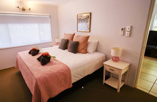 Picnic Bay Apartment | Serenity on Magnetic Unit 3 - A friendly family environment