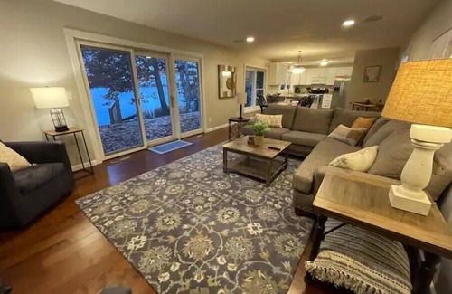Deerwood House | Serenity on Serpent - Entire Home on Serpent Lake, Year-Round Enjoyment