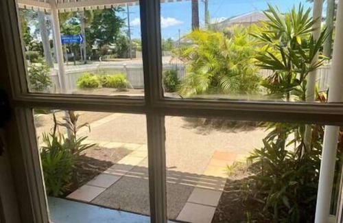 South Townsville Apartment | Serenity on Tully: Cozy Queenslander Hideaway