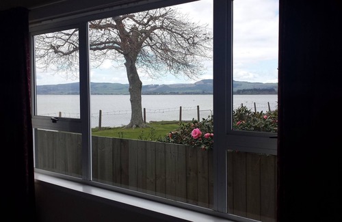 Rotorua Cottage | Serenity on the edge of the lake