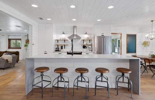 Georgetown House | 'Serenity On The San Gabriel' Pet-Friendly! Riverfront! Kayaks! Bikes!