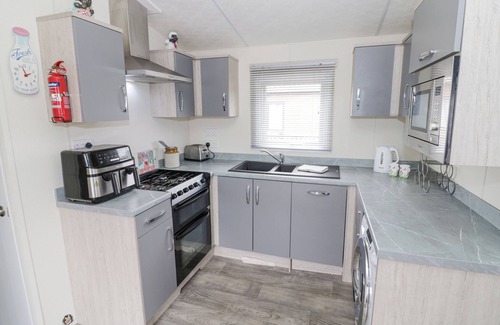 Evesham Cottage | SERENITY, pet friendly, with a garden in Evesham
