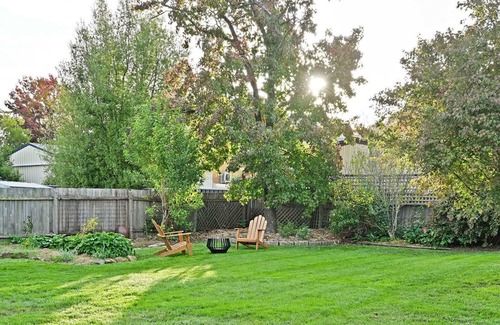 Orange East House | Serenity - Short Drive to CBD, Firepit