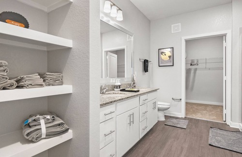 Doctors Inlet Apartment | Serenity Suites