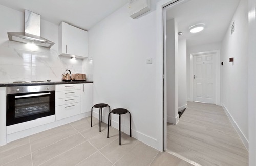 Penge Apartment | Serviced Ensuite Room Crystal Palace London Se20