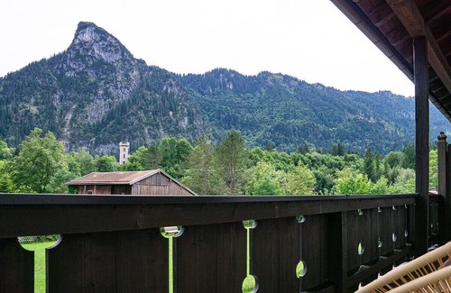 Oberammergau Apartment | Servus Sepp Moderne Alpine Einrichtung & Atemberaubender Ausblick