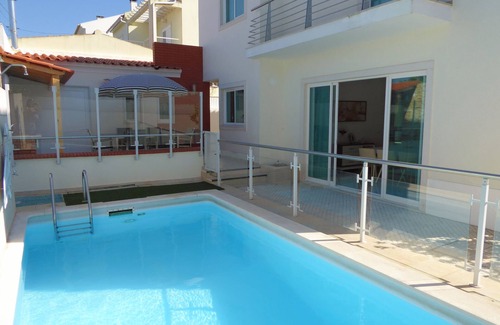 Almoinha House | SESIMBRA HOUSE WITH HEATED POOL (see months in description)