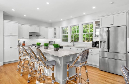 East Dennis House | Sesuit Neck Stunner w/Heated Pool and Spa RPAM088