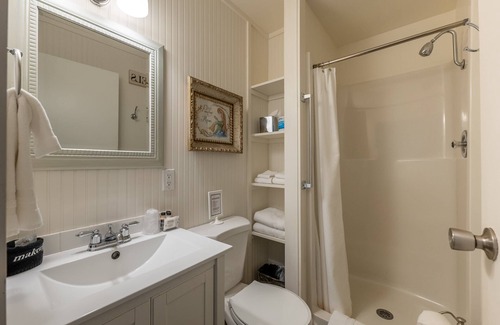 Bandon Condo | Set Sail Suite at Bandon Marina Inn