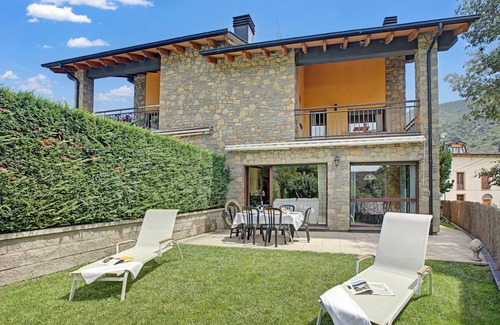 Anserall House | Seu D'Urgell Pyrenees Holiday Home, Les Valls de Valira, Spain