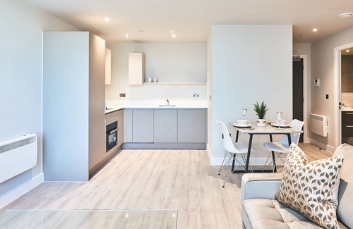 Bracknell Apartment | Seven Living Bracknell - Free Parking on SIte