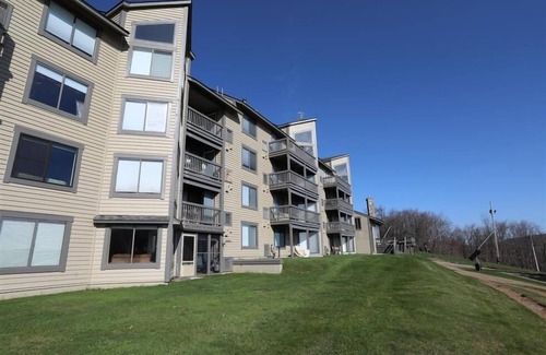 Seven Springs Condo | Seven Springs 1 Bedroom Premium Condo, Ski In/Ski Out by RedAwning