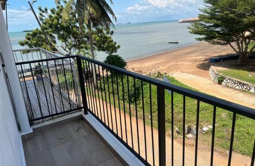 Kampung Ayer Meleleh House | Sevenseas Seaview Homestay