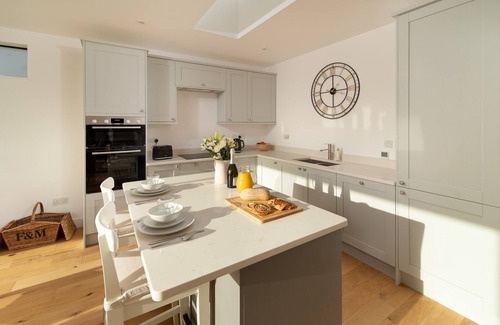 Woolacombe House | Seymour Heights, three bedroom holiday home with views over Woolacombe Beach