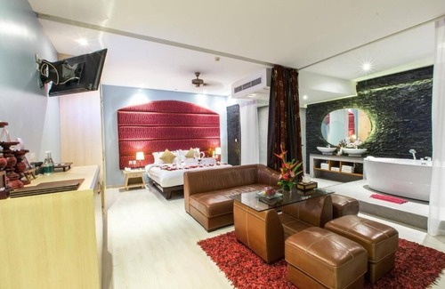 Patong Resort | (SHA+)Standard jacuzzi suite in Patong