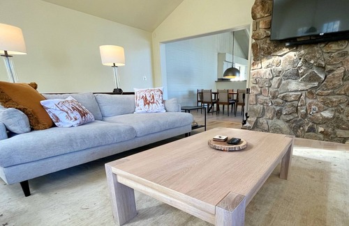 Grand Lake Ski Chalet | Shadow Mountain Chalet | Lake View | Hot Tub - Indoor / Outdoor