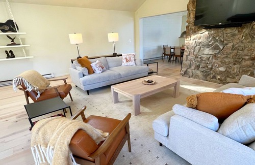 Grand Lake Ski Chalet | Shadow Mountain Chalet | Lake View | Hot Tub - Indoor / Outdoor