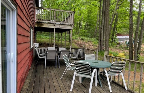 Tomahawk Cabin | Shady Rest #13 Lower Manor, 3BR/2BA, Lakefront, Beach, Fishing, Relaxing, Fun!