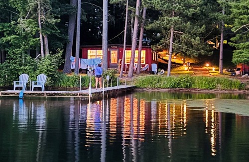 Tomahawk Cabin | Shady Rest Cabin #8, 3BD, Sunset Views, Beach, Pets Welcome, Swimming, Firepit