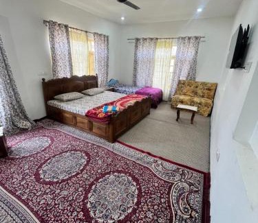 Srinagar Hotel | shahin heritage and homestays