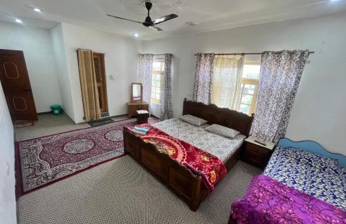Srinagar Hotel | shahin heritage and homestays