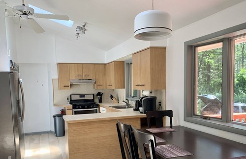 Canaan House | Shaker mid century