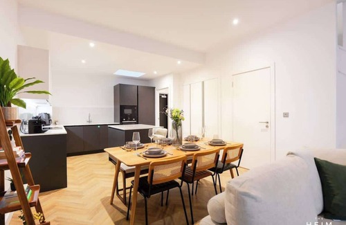 Salford House | Shales at The Heim Residences