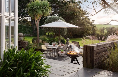 Rock House | Shalmar Hollow - Rock - sleeps up to 12 - perfect for family groups
