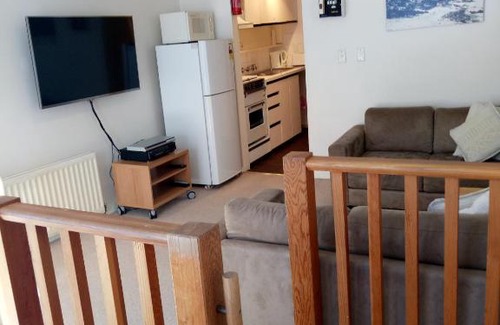 Hotham Heights Apartment | Shamrock Apartment 5