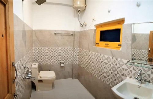 Banjar Bed & Breakfast | Shanaya Cafe and Rooms
