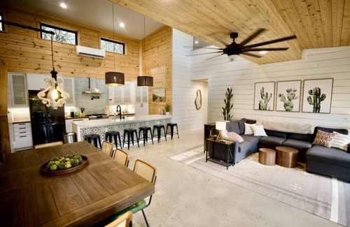Dripping Springs Apartment | Shangri La with Pool, Arcade, and Hot Tub