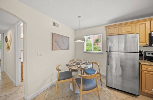 Siesta Key Village House | Shared Heated Pool, Steps to Siesta Key Village/Beach, Large Backyard
