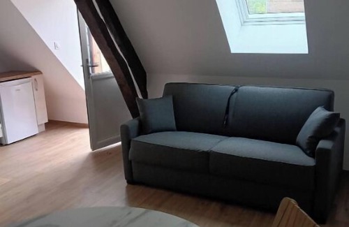 Beauvais Apartment | Shared house - Studio floor