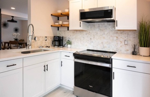 Rockledge House | Shares Loft Luxury Apt - NEW!, Shares Loft Luxury Apt - NEW!