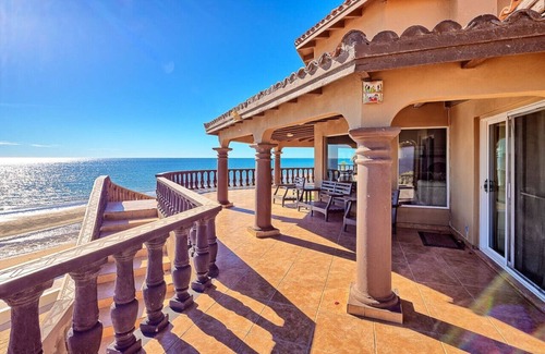 Las Conchas House | Shark House - 8 BR Beachfront