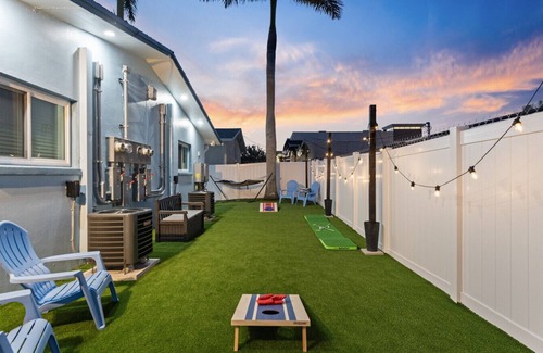 Cocoa Beach House | Shark Tank Cocoa Beach 4 2BR Units 8BR Total Each Sleeps 5 Walk to Beach