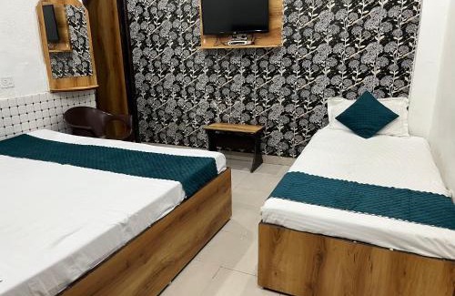 Amritsar Hotel | Sharma's BNB