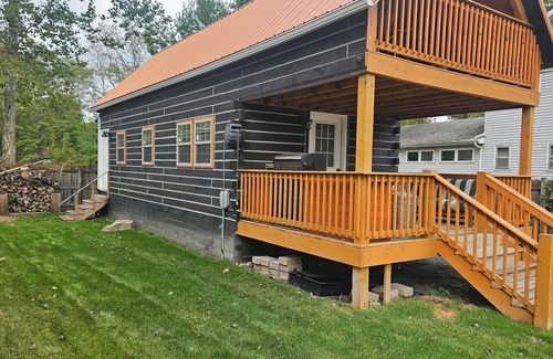 Cassopolis Cabin | SHAVEHEAD LAKE CABIN RETREAT, near Notre Dame
