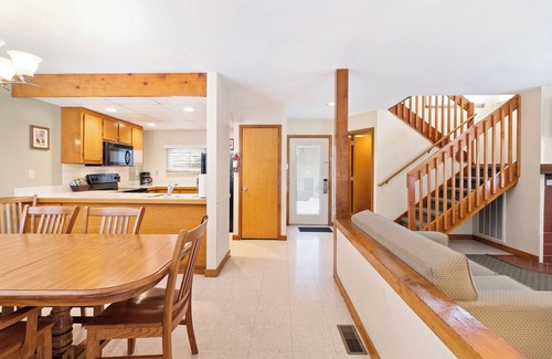 East Stroudsburg Resort | Shawnee on Delaware, PA: 2BR Resort Pool, Hike, Bike, Ski, Fish Near Attractions