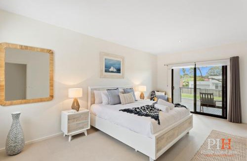 Cowes House | Shearwater Home Close to Beach