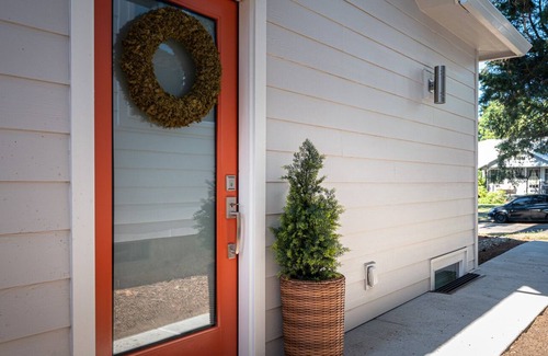 Concordia House | Sheek Brand new 3 bedroom place, in the heart of the Alberta Arts District