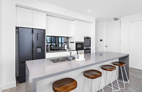 Shellharbour Apartment | Shellharbour Village - 3 bedroom luxury apartment - Stunning ocean views