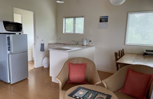 Ngunguru House | Shells Place - Two separate accommodation units in one