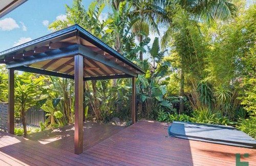 Shelly Beach Villa | Shelly Beach 2 Bedroom Relaxing Costal Retreat - North Villa Back House