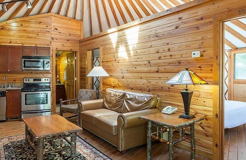 Gordonsville Resort | Shenandoah Crossing Resort with acres of wilderness