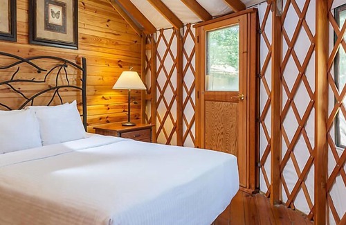 Gordonsville Resort | Shenandoah Crossing Resort with acres of wilderness