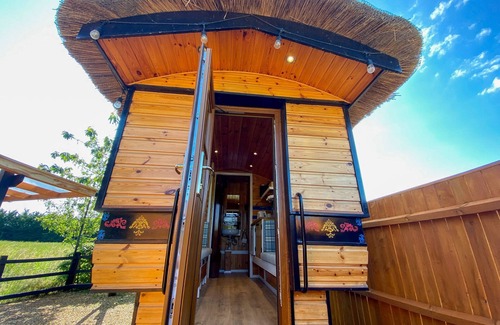 Trowse Newton Apartment | Shepard's Hut with Countryside view