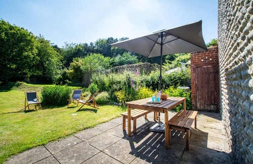 East Runton House | Shepherd Cottage - Three Bedroom House, Sleeps 6